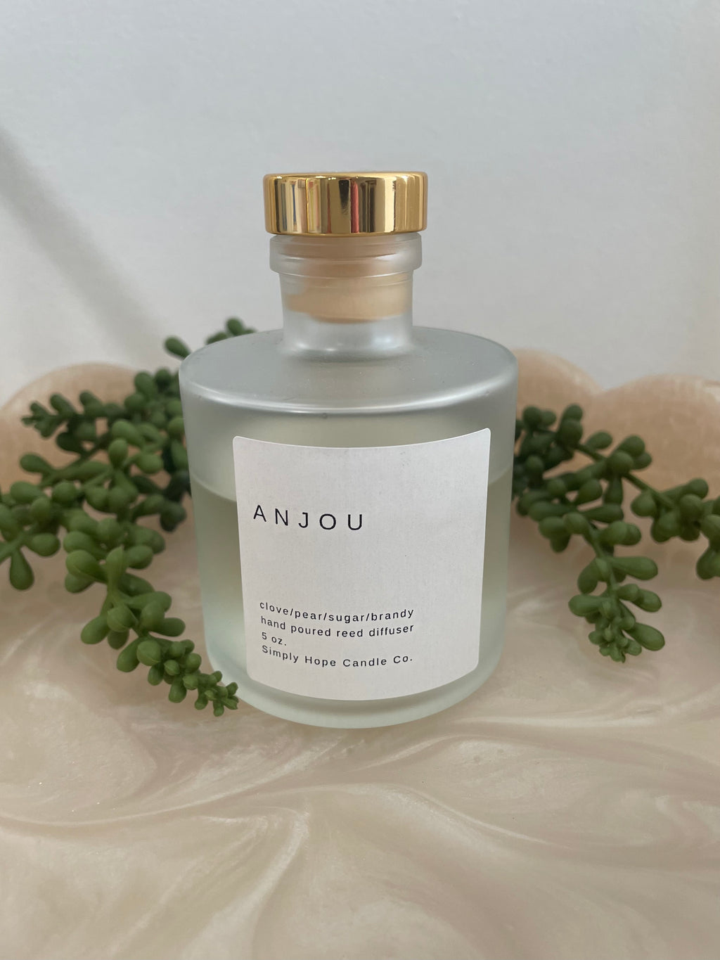 Anjou Reed Diffuser 5 oz (clover + pear + sugar + brandy)