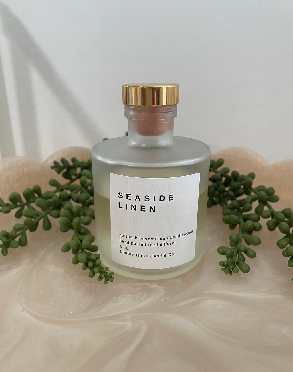 Seaside Linen Reed Diffuser 5 oz (cotton blossom + linen + sandalwood)