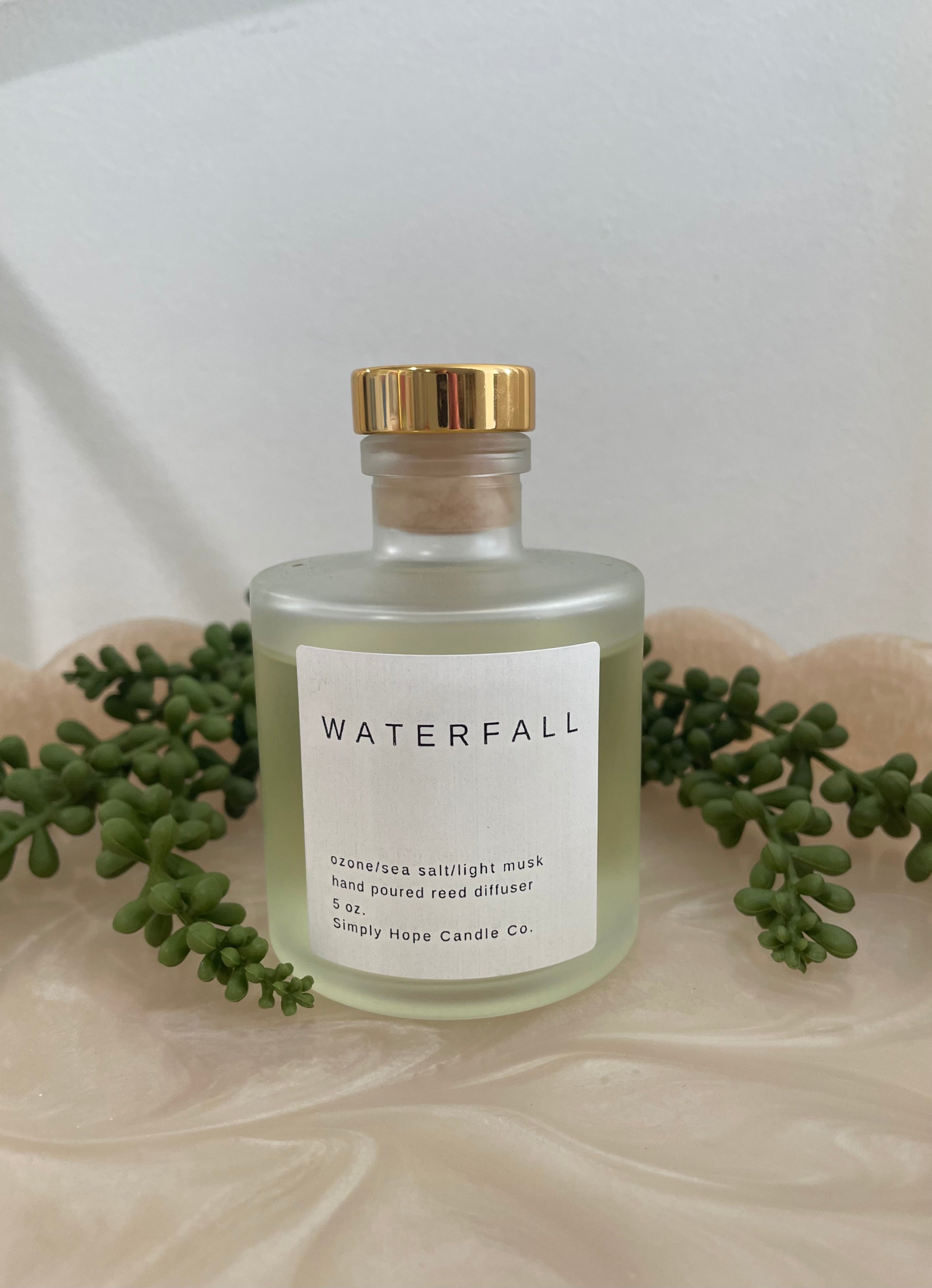 Waterfall Reed Diffuser 5 oz (ozone + sea salt + light musk + cedar)