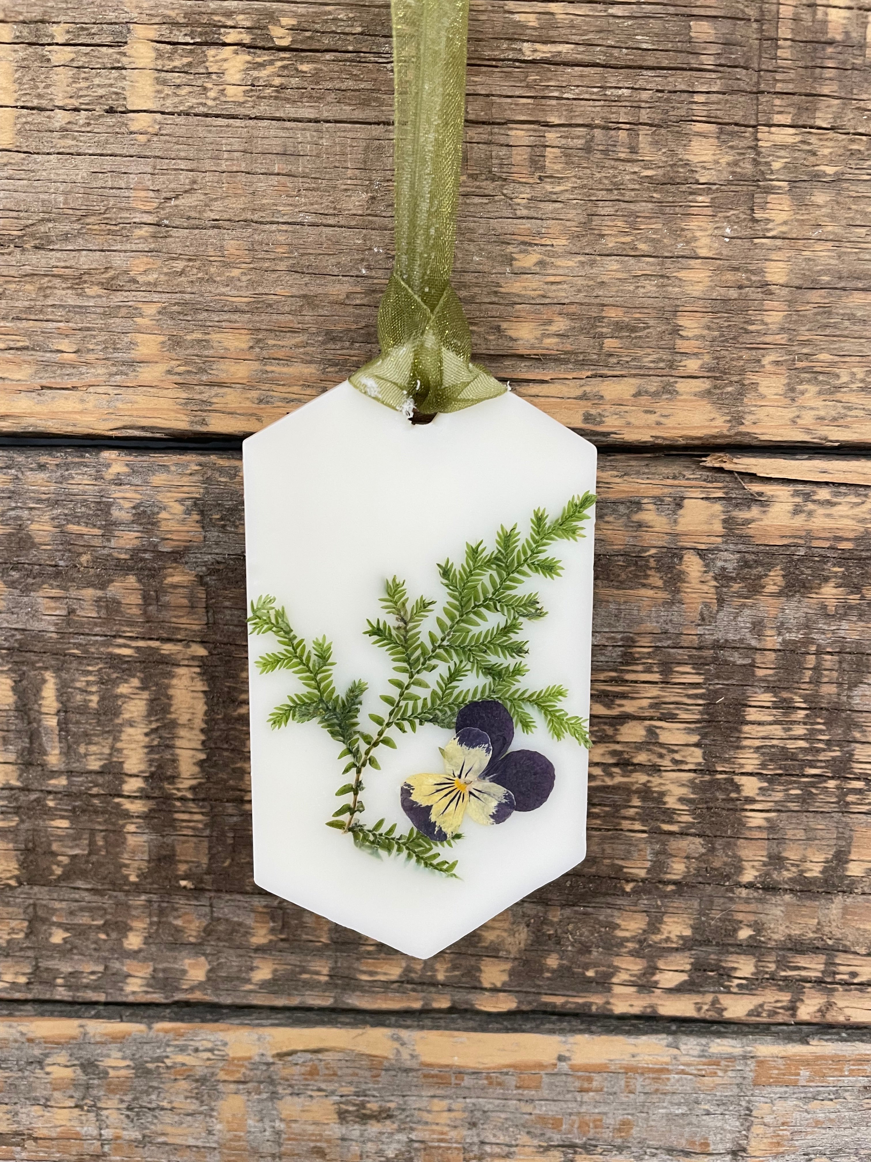 Soy Wax Sachet, Oakmoss + Sage, Tablet Freshener with Dried Flowers Aromatherapy Gift Party Favors